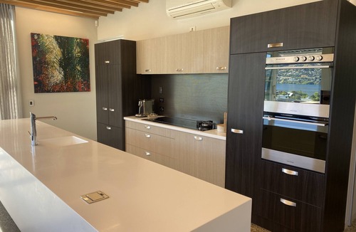 Kelvin Heights Villa | Kelvin Heights ultra modern luxurious house, exceptional lake and mountain views
