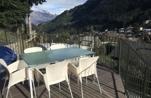 Sunshine Bay House | Lake Escape