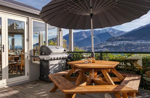 Kelvin Heights House | Lake View on Lewis - Lakeviews Queenstown