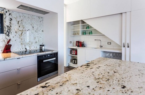 Queenstown House | Lakehouse Joela | Award winning luxury home | Close to central Queenstown