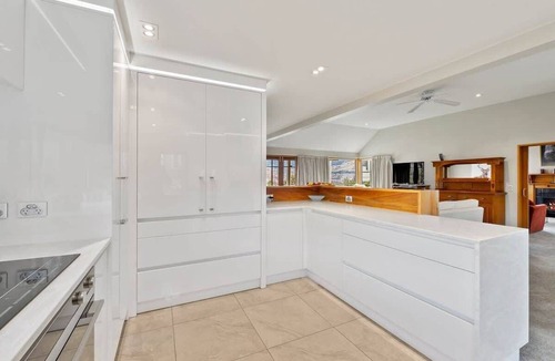 Frankton House | Lakeside Indulgence on Wilmot