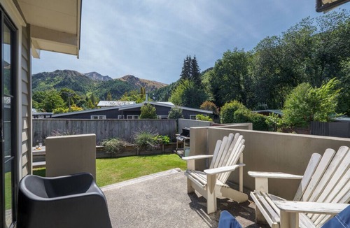 Arrowtown House | Lavender Country Cottage - Arrowtown Holiday Home