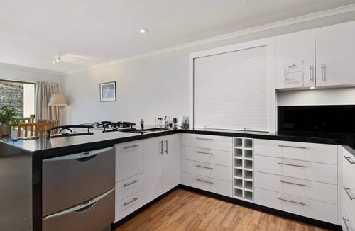 Frankton House | Marina Heights | Panoramic Alpine Views