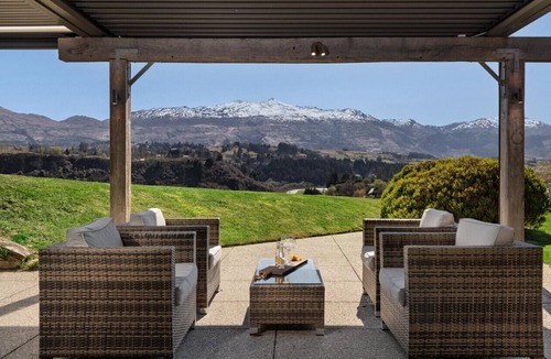Lower Shotover House | Modern Home With Beautiful River Views