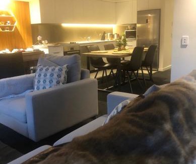 Arthur's Point Apartment | Modern luxury apartment