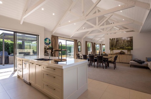 Lower Shotover House | Modern luxury with spa pool, outdoor fireplace, table tennis and darts