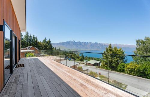 Fernhill House | Modern, Plush & Picturesque - Wynyard Top