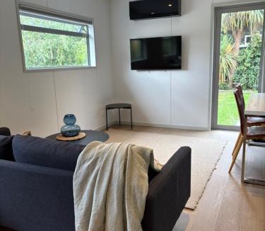 Arthur's Point Apartment | Morning Star Studio B