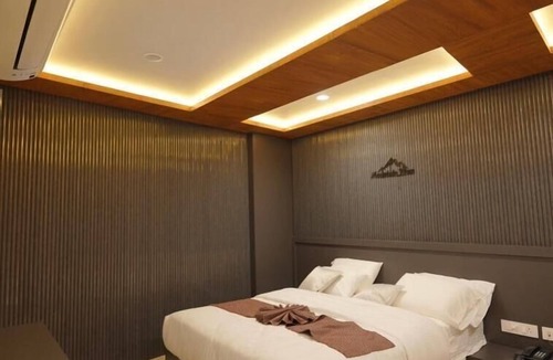 Kedavur Hotel | Mountain View Tourist Home
