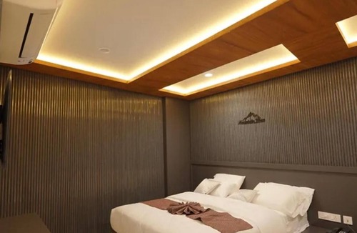 Kedavur Hotel | Mountain View Tourist Home