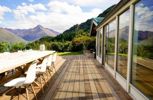 Sunshine Bay Villa | Ora° Retreat Experience