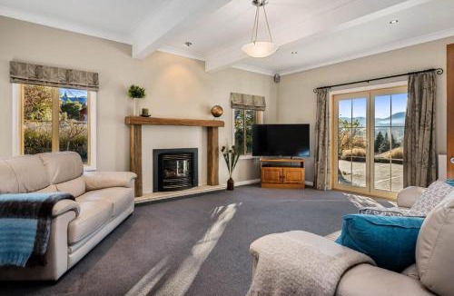 Lower Shotover House | Paeroa View