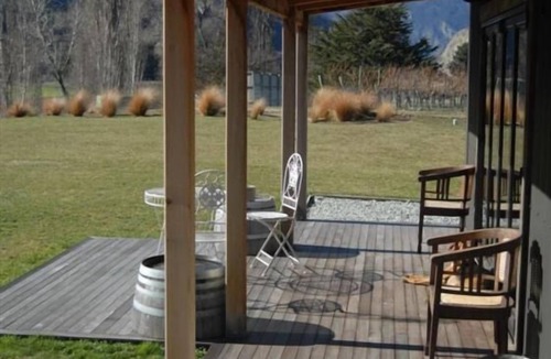 Gibbston House | Pagan Vines Vineyard Accommodation