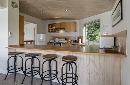 Queenstown House | Perfect for 2-9 Guests with Fantastic Views! Thompson Street Twin C