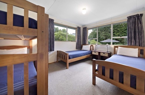 Arrowtown Cabin | Poplar Lodge - large comfortable home, 7 bedrooms. Enjoy the space!