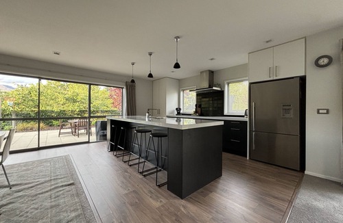 Lower Shotover House | Queenstown, luxury, spacious, Family Home with spectacular views and Hot Tub.