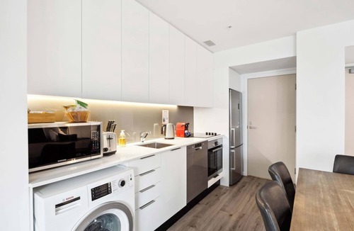 Arthur's Point Apartment | Rēhia at La residence du Parc