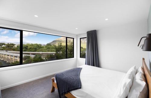 Kelvin Heights House | Remarkable River Retreat