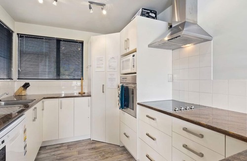 Queenstown Apartment | Remarkables Retreat 1 | Experience Queenstown's iconic views - Groups!
