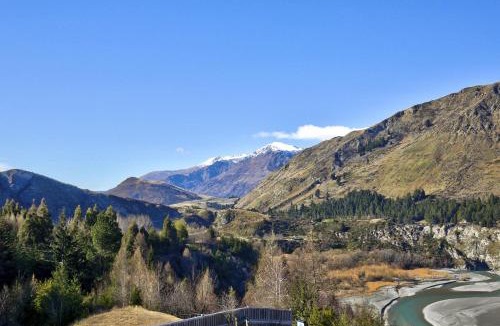 Arthur's Point Apartment | Rihir Apartment @ the base of Coronet Peak