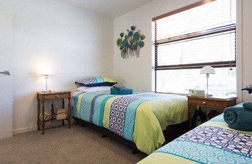 Lower Shotover House | Shotover Gold Bnb central to ski fields - Underfloor heating - Easy Access