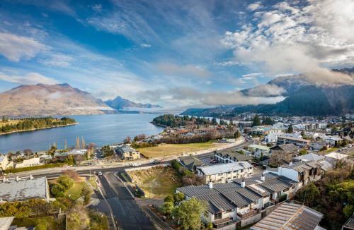 Queenstown Apartment | Spacious Central Executive 4 Bedroom Apartment