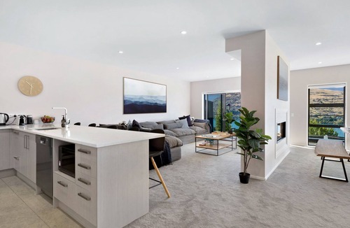 Queenstown House | St Matthews Views - Cecil