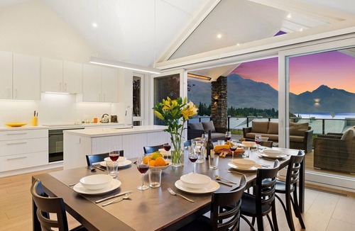 Queenstown City Centre House | Stonehill Villa - 3 Bed