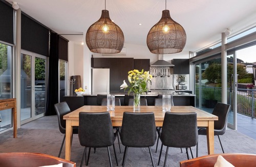 Fernhill House | Stunning lake and mountain views, spa, close to town in a peaceful neighbourhood