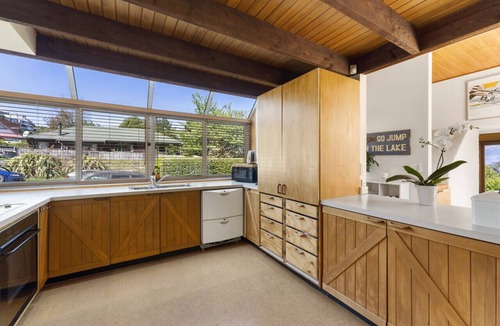 Sunshine Bay House | Sunshine Bay Lake Views