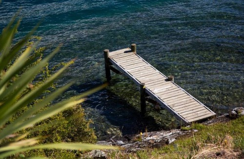 Kelvin Heights Villa | Supreme Lakefront - private lakefront villa