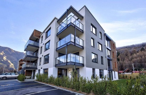 Arthur's Point Apartment | Taha Apartment @ the base of Coronet Peak