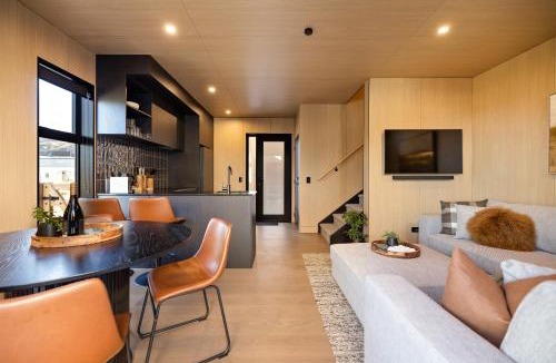 Frankton House | Tahuna Luxury Villa Queenstown