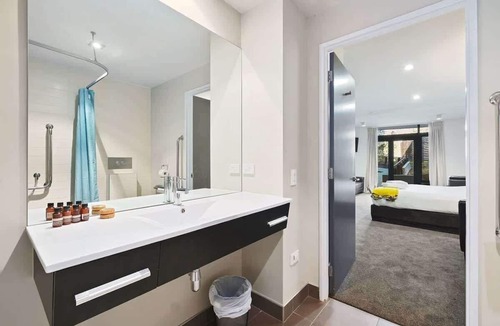 Queenstown Apartment | The Alps Studio | 15min walk to town