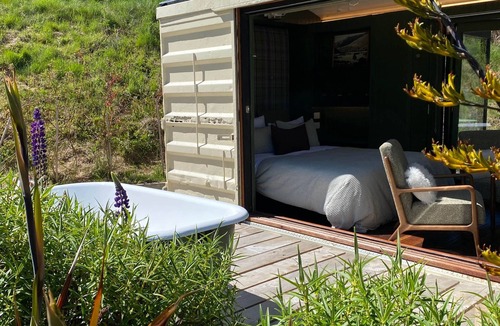 Closeburn Cabin | The Box Car (Outdoor Private Bath)