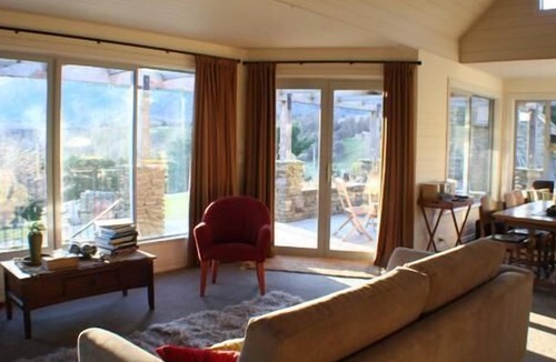 Arrowtown Cottage | The Gamekeepers House