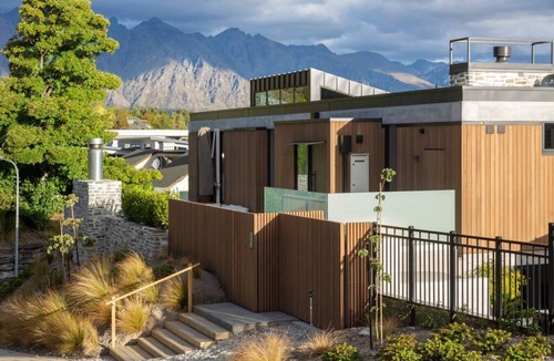 Queenstown City Centre Villa | The Hill Residence, Queenstown Hill