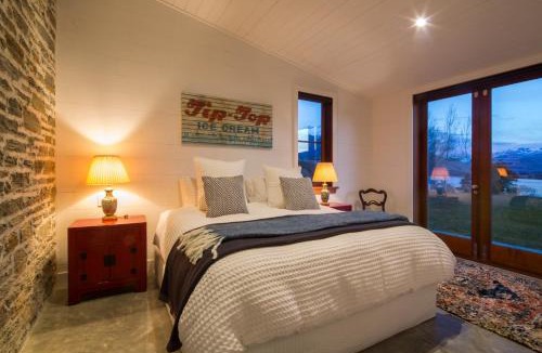 Lake Hayes Villa | The Homestead on Wilding by Sotheby's Luxury Rental Homes