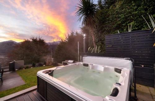 Queenstown House | The Stowaway