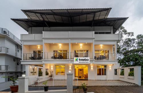 Nullatanni Hotel | Treebo Windsong Resort Munnar, Tea Plantation View