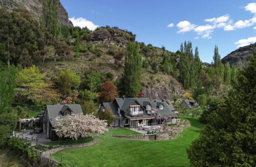 Arthur's Point Bed & Breakfast | Trelawn Riverside Cottages