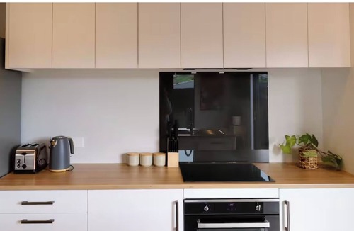 Lower Shotover Apartment | Unique and modern self contained unit with total privacy and amazing views.