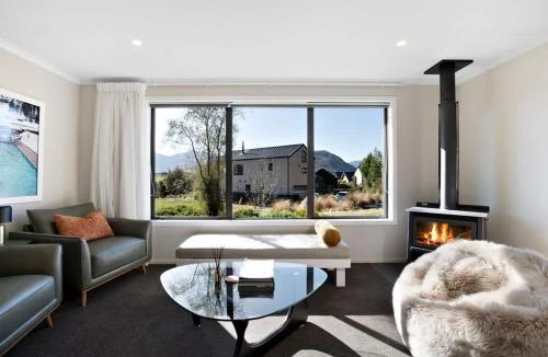 Kawarau Falls House | Urban Elegance