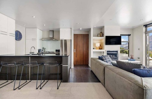 Queenstown City Centre House | Vailmont Villa, Central Queenstown