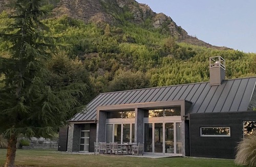 Arrowtown House | Villa Francesca by MajorDomo - Luxurious 5-Bedroom Villa walking distance from Arrowtown