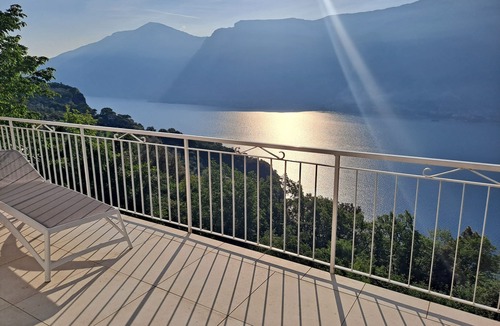 Arias House | Villa with stunning lake views and private salt water pool