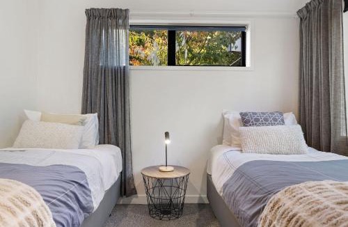 Frankton House | Viscount Haven - Lake Views