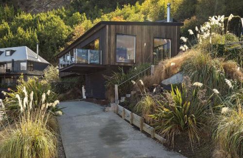 Frankton House | Viscount Haven - Lake Views