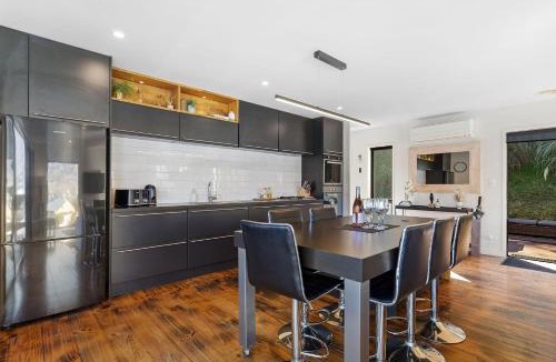 Frankton House | Viscount Haven - Lake Views