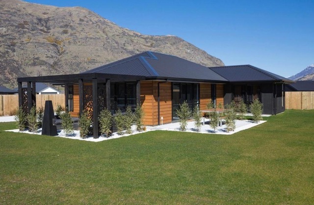 Dolce Vita - Queenstown Holiday Home